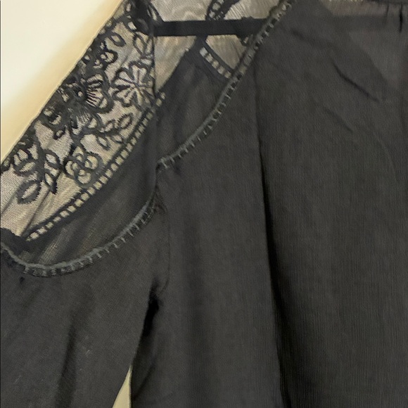 Elegant Black Lace Women's Top - Picture 5 of 5